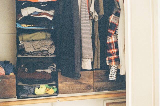 4 tipy na uskladnění sezónního oblečení
