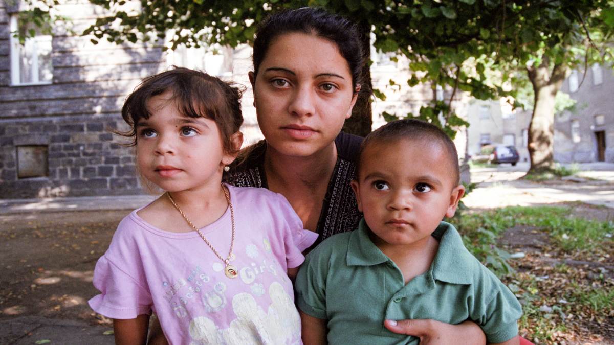 romska-rodina-na-davkach